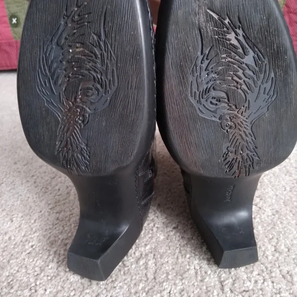 Women's Black Leather Boots - Picture 7 of 8